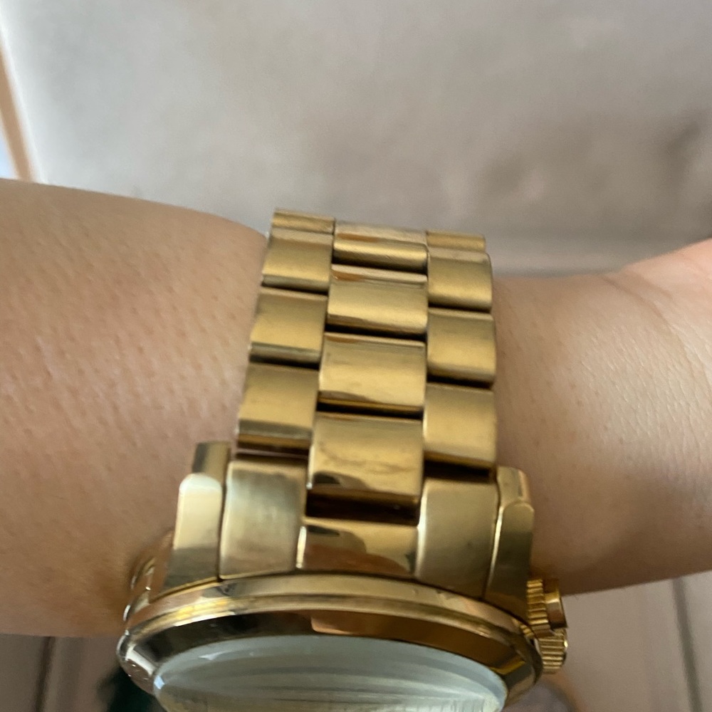 Michael Kors Runway Chronograph Watch - Picture 5 of 8